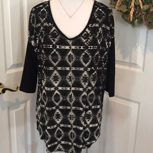 Perfect top w black leggings, cute back